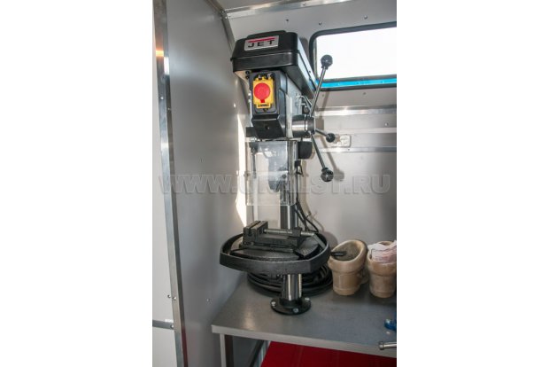 Станок вертикально-сверлильный