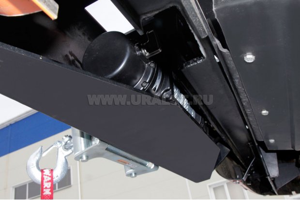 Лебедка Warn Tabor 12K (24V) на автомобиле Камаз