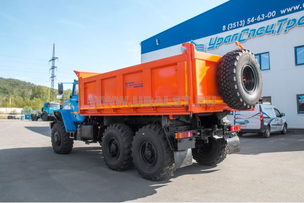 Самосвал Урал 5557-60Е5 с трёхсторонней разгрузкой