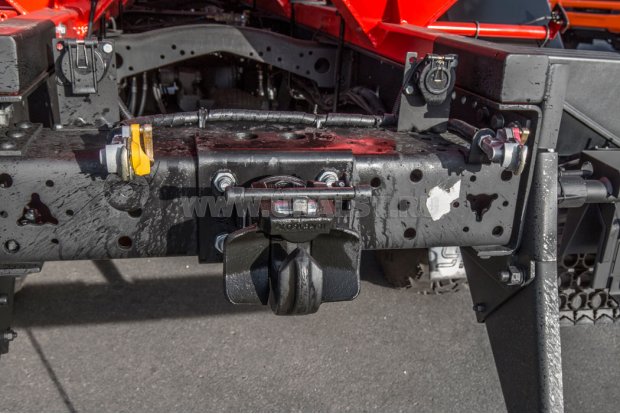 Заднее сцепное устройство