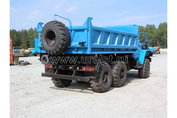 самосвал Урал