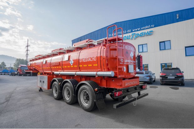 Полуприцеп цистерна для ГСМ (бензовозы) рамные ППЦ 28-32-3Н УСТ 9465 рамная, насос, пневмоподвеска CCУ 1415