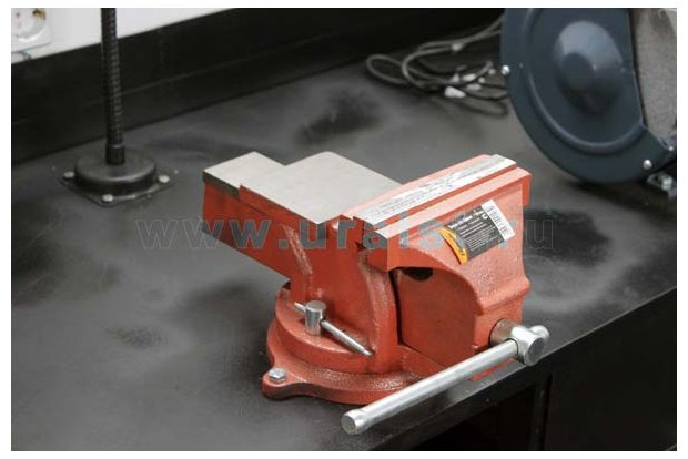 Тиски слесарные