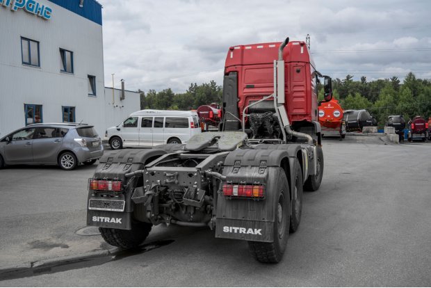 Седельный тягач SITRAK C7H 6х6