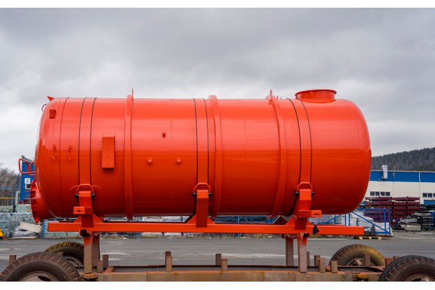 Цистерна с надрамником АКН (МВ) 10