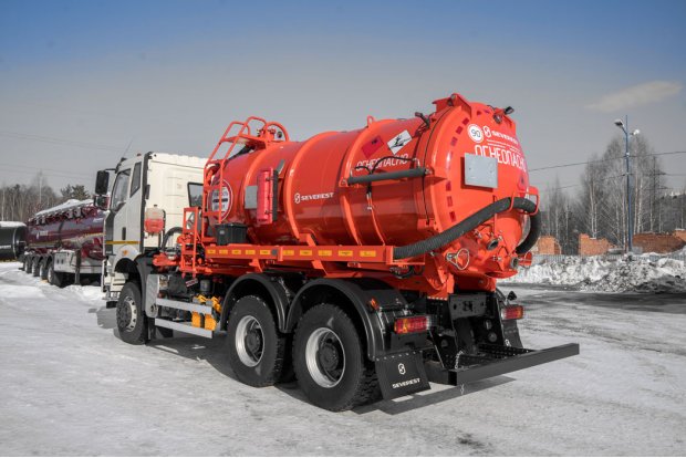 Автоцистерна вакуумная нефтепромысловая АКНС-10 НК FAW 3250 ДОПОГ