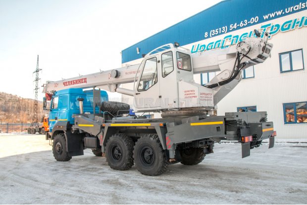Автокран Челябинец 25 тонн