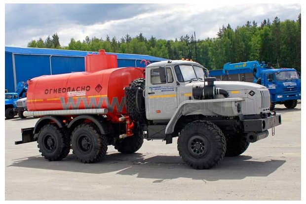 Топливозаправщик Урал