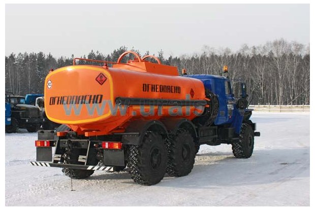 АТЗ-10 Урал со спальным местом