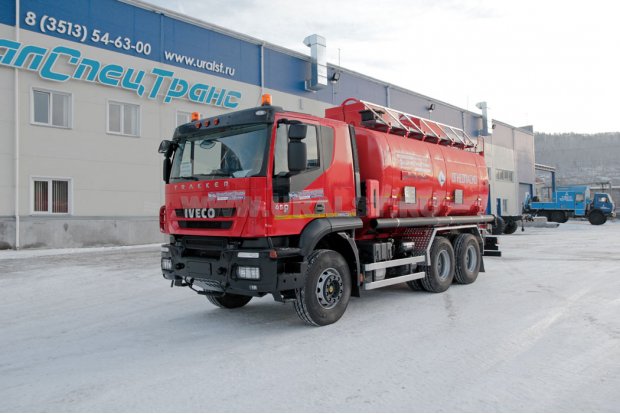 Автоцистерна УСТ-5453VA на шасси IVECO TRAKKER