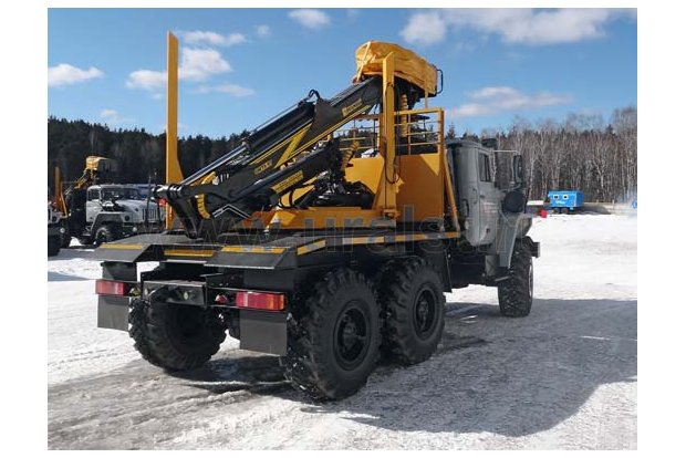 Лесовоз Урал 55571 с гидроманипулятором ПЛ-97