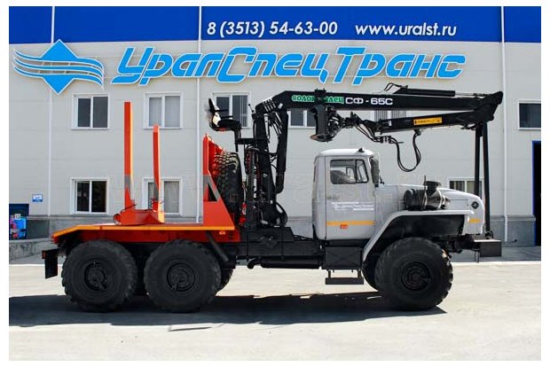Лесовоз Урал с гидроманипулятором