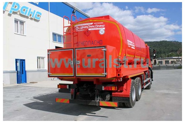 Контейнер-цистерна с узлом выдачи топлива
