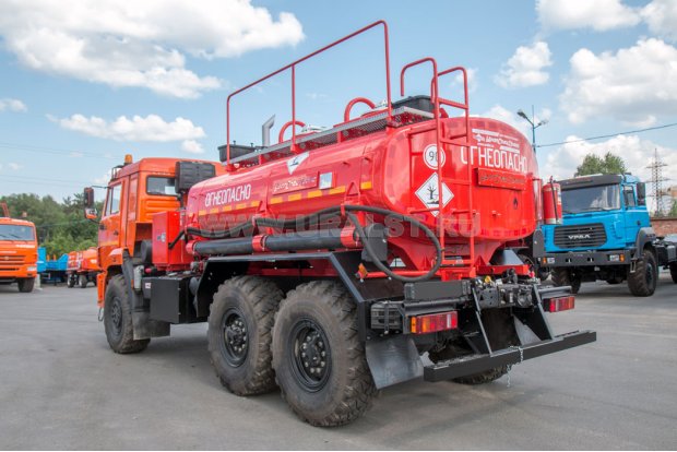 Автотопливозаправщик АТЗ-8Б УСТ-5453