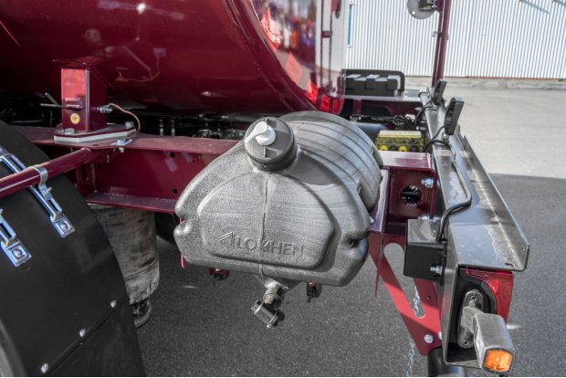 Бак для воды с краном и дозатором под жидкое мыло