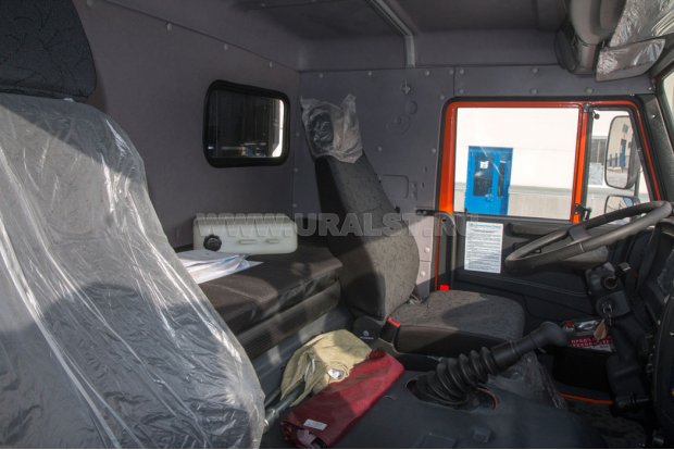 Спальное место в кабине водителя