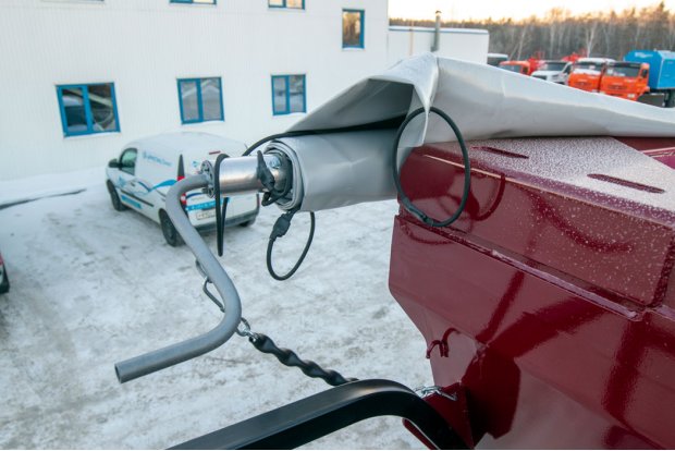 Механизм сматывания тента кузова