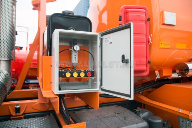 Блок пневмоуправления донными клапанами