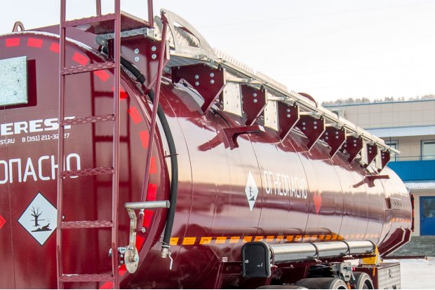 Механизм подъема защитного ограждение площадки обслуживания