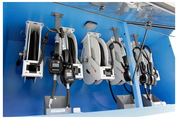 Катушки маслораздаточные с дозирующими пистолетами, оснащенными счетчиками расхода масла