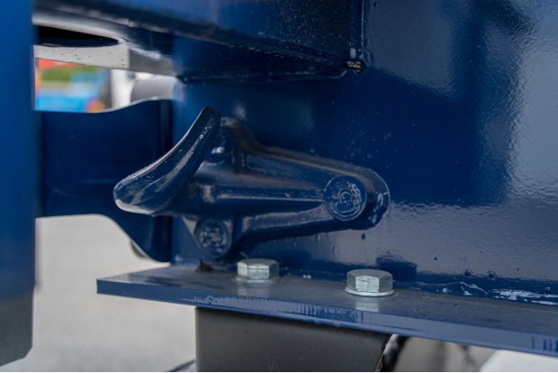 Буксировочная петля