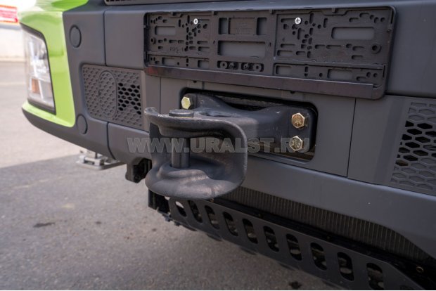 Передняя буксировочная петля