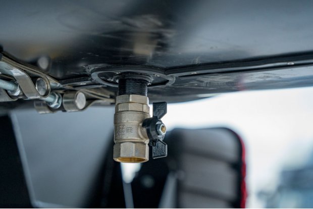 Слив с экологического короба