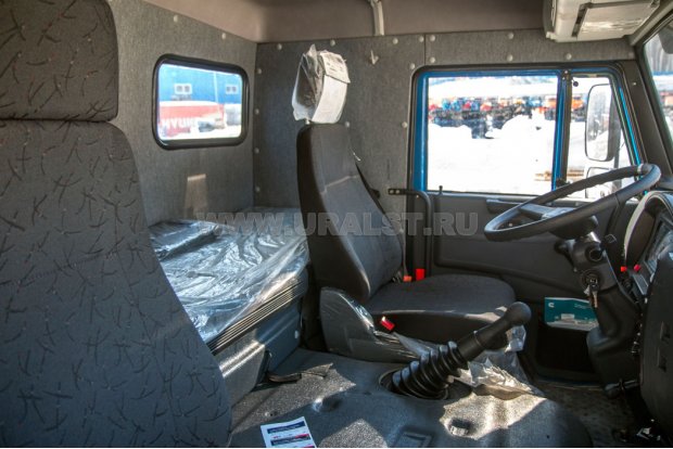 Спальное место в кабине водителя