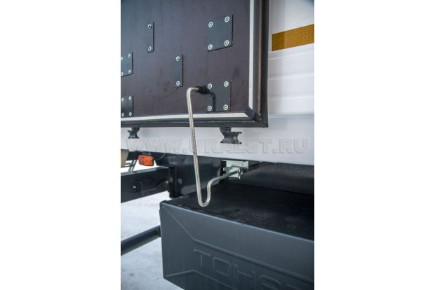 Держатель распашных створок