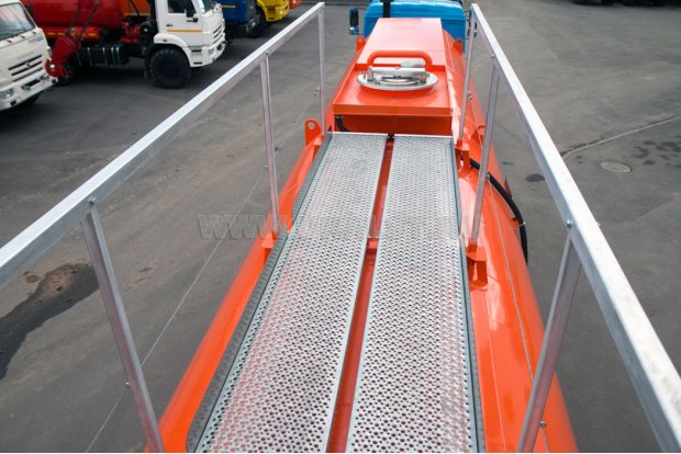 Площадка обслуживания цистерны