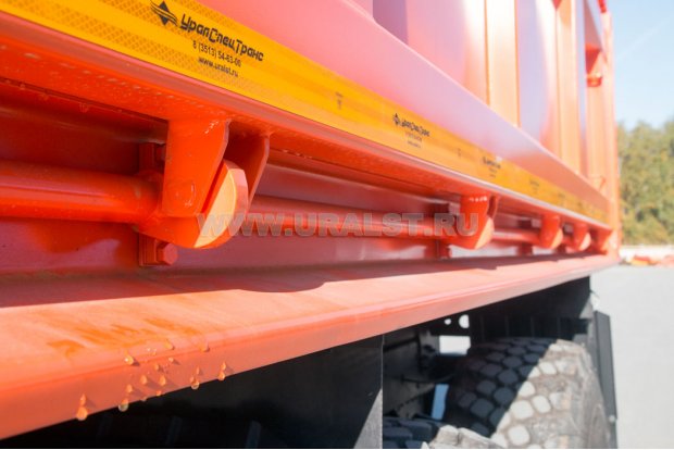 Запоры открывающихся бортов