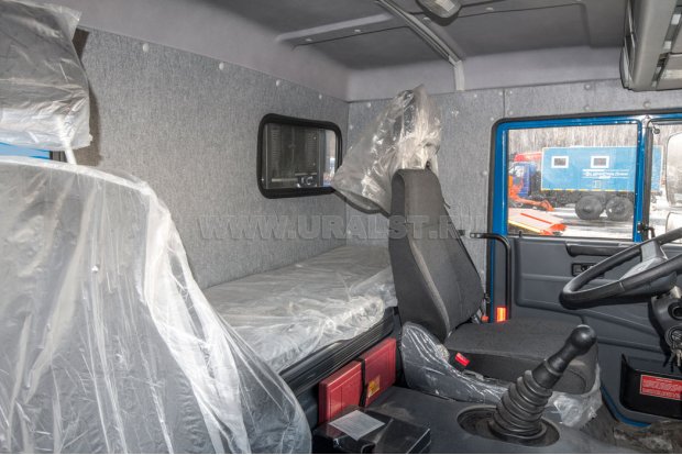 Спальное место в кабине водителя