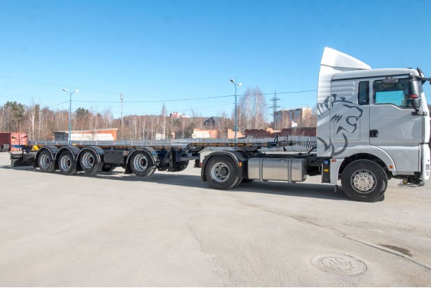 Седельный тягач SITRAK + Полуприцеп контейнеровоз ППК 40Б-42ЛЛ-12 SEVEREST