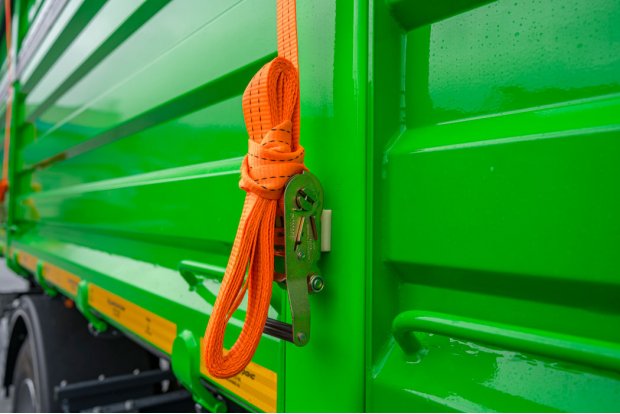 Стропа для фиксации плога