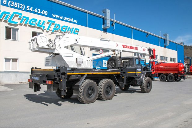 Автокран Челябинец КС-45721 25 тонн