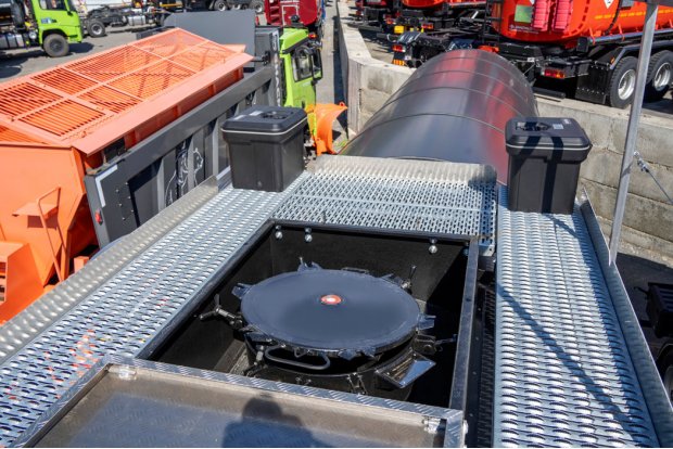 Площадка обслуживания заливной горловины