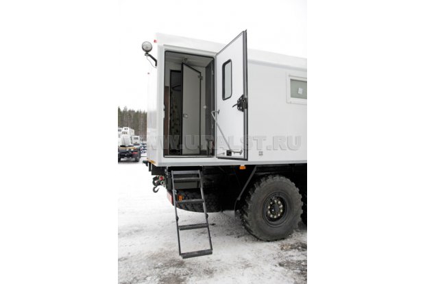 Выдвижная двухсекционная лестница