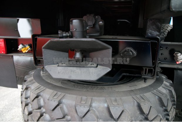 Заднее сцепное устройство