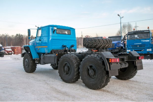 Оборудование кабины Урал спальным местом