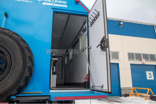 Вход в отсек столовой