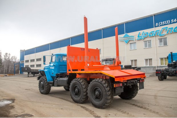 Лесовоз УСТ 54538D Урал М 5557-1112-72Е5