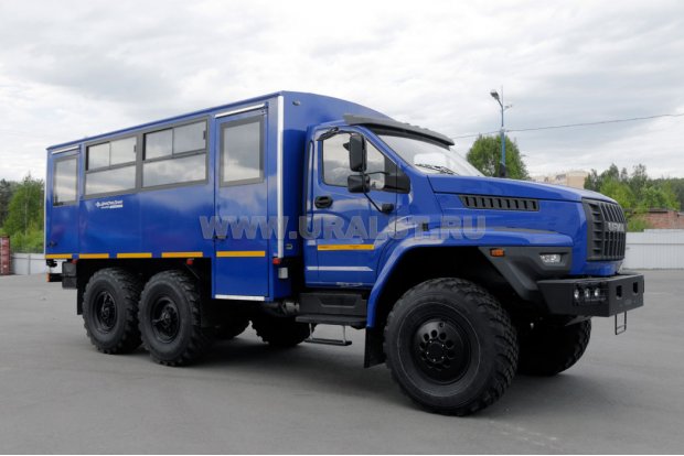 Вахтовый автобус Урал-NEXT