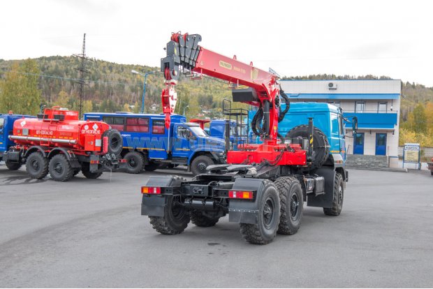 Седельный тягач с КМУ ИТ-150 (тросовый) УСТ 545354 Урал 44202-82Е5