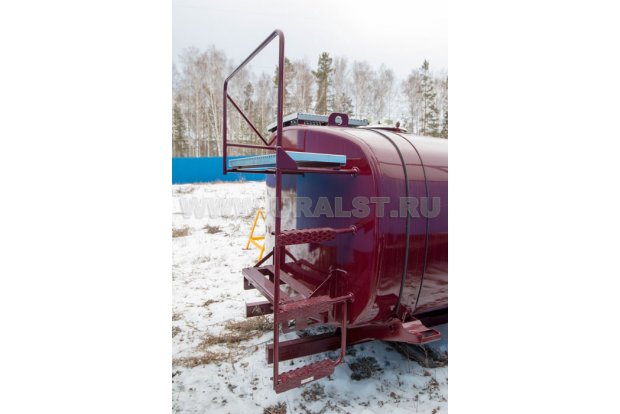 Лестница на площадку обслуживания цистерны