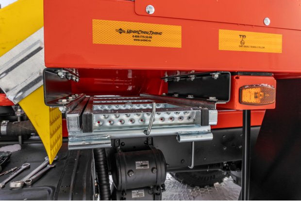 Лестница выдвижная в транспортном положении