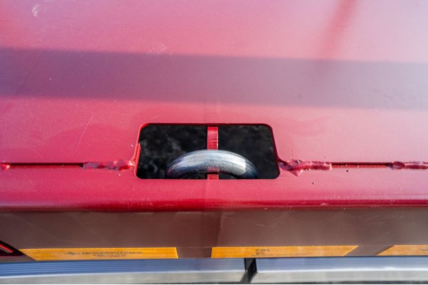 Потайные петли для увязки груза с шаклами