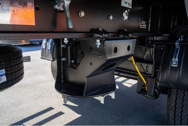 Крепление для второго запасного колеса