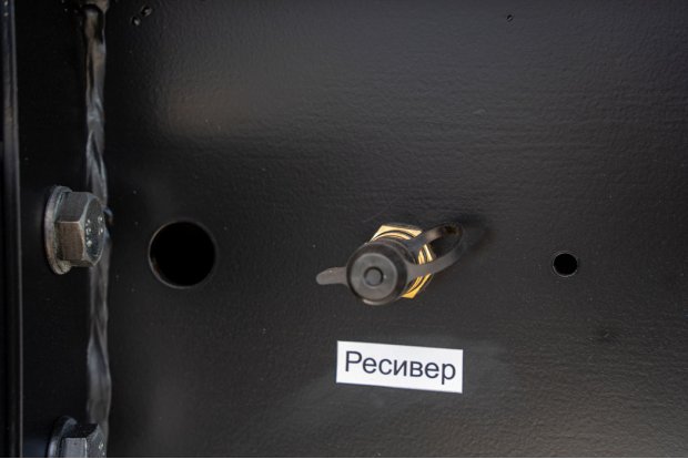 Штуцер подкачки колес