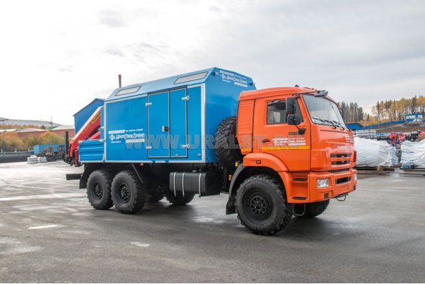 ПАРМ Камаз 43118-46 с грузовой платформой и краном манипулятором PK-15500C
