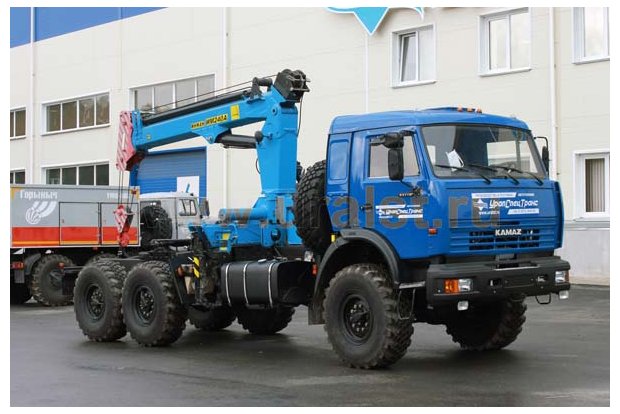 Тягач Камаз 43118 с краном-манипулятором ИМ-240А